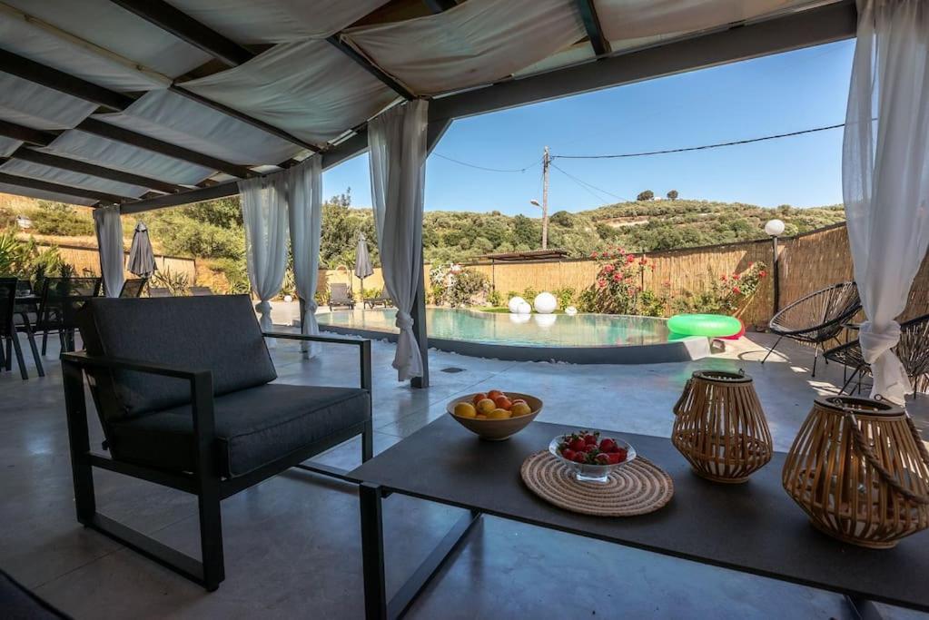 הוילה Alikianos Casa Del Miele, Private Pool, Bbq, Mountain View. מראה חיצוני תמונה