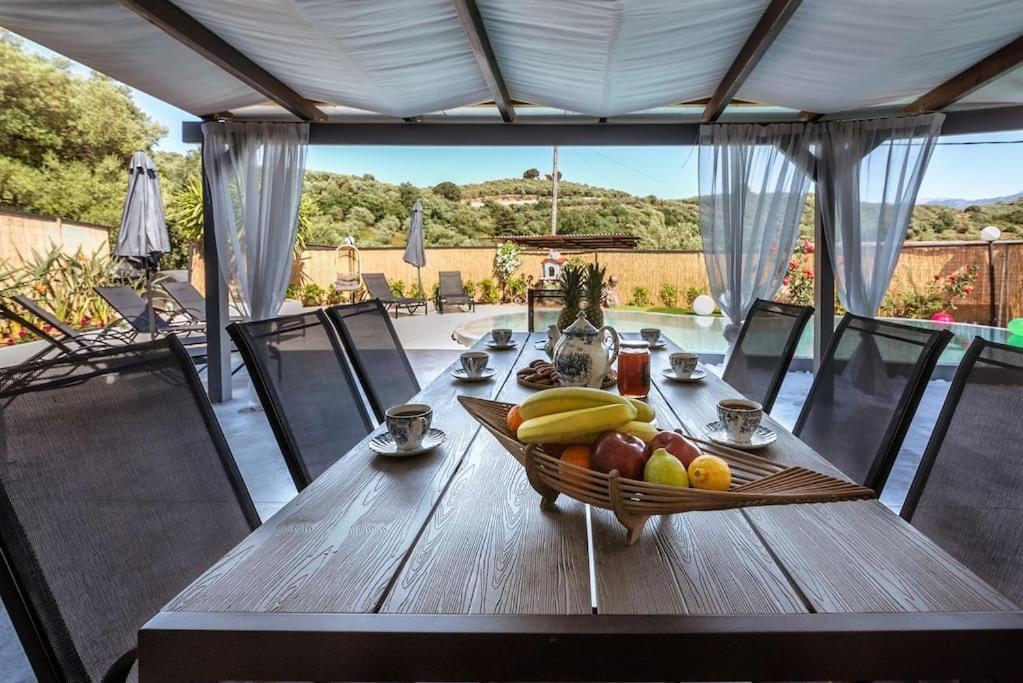 הוילה Alikianos Casa Del Miele, Private Pool, Bbq, Mountain View. מראה חיצוני תמונה